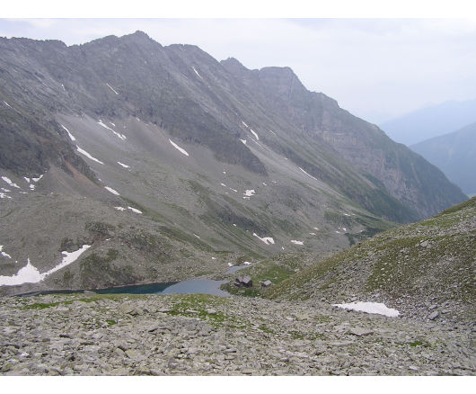 Blick hinab zum Dösner See und Arthur-von-Schmidhaus