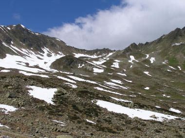 Blick zum St. Antoenier Joch. 