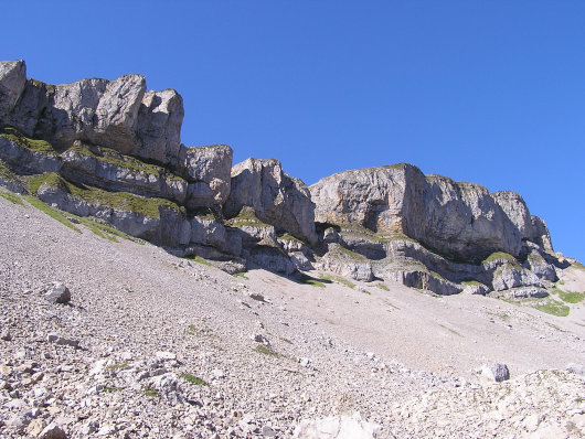 Blick hinauf zur Ifenmauer, die noch durchlaufen wurde.