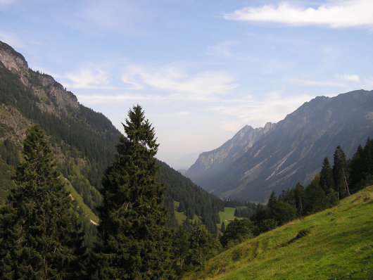 Von der Peters Alpe der Blick zurück in Richtung Oberstdorf.