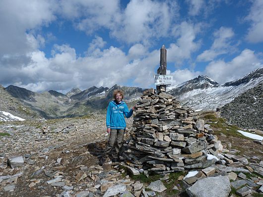 Nils im Riekentörl. Links der Bildmitte zeigt sich das 3087 m hohe Säuleck, dass auch schon bestiegen wurde (hier der Link dazu).