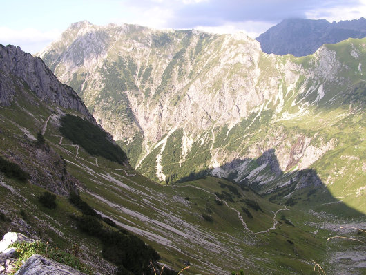 Blick auf den Anstiegsweg.