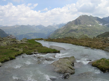 Am linken Bildrand die Zollhuette ca. 2.200 m.