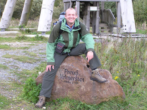 Gipfelstein auf dem Preußischen Velmerstot. 