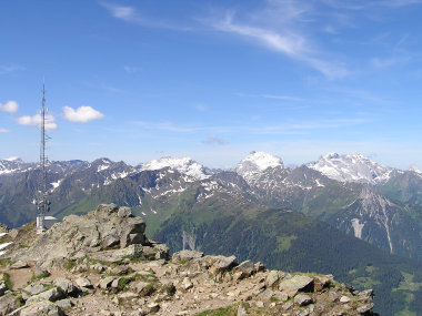 Blick auf Drusenfluh und Drei Tuerme.